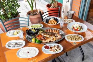 Μεζεδοπωλείο Εξάρχεια Αθήνα, εστιατόριο Εξάρχεια Αθήνα, ταβέρνα Εξάρχεια Αθήνα, ψαρικά Εξάρχεια Αθήνα, φρέσκα ψάρια Εξάρχεια Αθήνα, θαλασσινά Εξάρχεια Αθήνα, ζυμαρικά Εξάρχεια Αθήνα, Χωνί 