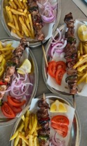Μεζεδοπωλείο Φοινίκι Θεσπρωτίας, ταβέρνα Φοινίκι Θεσπρωτίας, μουσικό μεζεδοπωλείο Φοινίκι Θεσπρωτίας, μεζέδες Φοινίκι Θεσπρωτίας, ψητά κρέατα Φοινίκι Θεσπρωτίας, χειροποίητες πίτες Φοινίκι Θεσπρωτίας, μαγειρευτά φαγητά Φοινίκι Θεσπρωτίας, Λόντζα