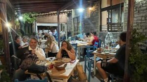 Μεζεδοπωλείο Μαραθόκαμπος Σάμος, καφενείο Μαραθόκαμπος Σάμος, ταβέρνα Μαραθόκαμπος Σάμος, μεζέδες Μαραθόκαμπος Σάμος, μαγειρευτά φαγητά Μαραθόκαμπος Σάμος, θαλασσινά Μαραθόκαμπος Σάμος, ψητά κρέατα Μαραθόκαμπος Σάμος, ποτά Μαραθόκαμπος Σάμος, Σταθμός 