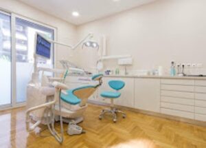 Οδοντίατρος Κολωνάκι Αθήνα, οδοντιατρείο Κολωνάκι Αθήνα, εξαγωγές δοντιών Κολωνάκι Αθήνα, σφράγισμα δοντιών Κολωνάκι Αθήνα, καθαρισμός δοντιών Κολωνάκι Αθήνα, απονευρώσεις δοντιών Κολωνάκι Αθήνα, Σαπουντζάκη 