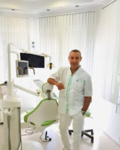 Οδοντιατρείο Νέα Σμύρνη, οδοντίατρος Νέα Σμύρνη, λεύκανση δοντιών Νέα Σμύρνη, εμφυτεύματα Νέα Σμύρνη, εξαγωγές δοντιών Νέα Σμύρνη, σφραγίσματα Νέα Σμύρνη, καθαρισμός δοντιών Νέα Σμύρνη, Dental Clinic
