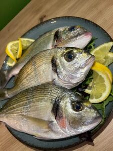 Ουζερί Καλαμαριά Θεσσαλονίκης, εστιατόριο Καλαμαριά Θεσσαλονίκης, ταβέρνα Καλαμαριά Θεσσαλονίκης, φρέσκα ψάρια Καλαμαριά Θεσσαλονίκης, θαλασσινά Καλαμαριά Θεσσαλονίκης, ζυμαρικά Καλαμαριά Θεσσαλονίκης, μαγειρευτά φαγητά Καλαμαριά Θεσσαλονίκης, Βούδας 