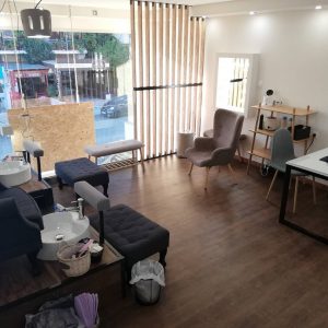 Περιποίηση άκρων Γλυφάδα, μανικιούρ Γλυφάδα, πεντικιούρ Γλυφάδα, τεχνητά νύχια Γλυφάδα, ακρυλικό Γλυφάδα, άκριτζελ Γλυφάδα, ημιμόνιμο μανικιούρ Γλυφάδα, μακιγιάζ Γλυφάδα, Mpinti 