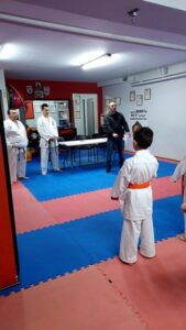 Πολεμικές τέχνες Κατερίνη, μαθήματα πολεμικής τέχνης Κατερίνη, μαθήματα καράτε Κατερίνη, shotokan karate Κατερίνη, kyokushin karate Κατερίνη, μαθήματα πρωταθλήματος καράτε Κατερίνη, Γ.Α.Σ. 