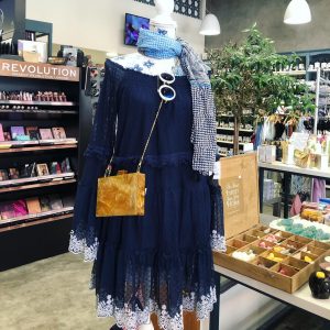 Προϊόντα ομορφιάς Βόλος, αρώματα Βόλος, καλλυντικά Βόλος, κρέμες προσώπου Βόλος, κρέμες σώματος Βόλος, βερνίκια νυχιών Βόλος, σαπούνι προσώπου Βόλος, Σακελλάρης