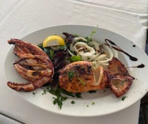 Ψαροταβέρνα Σίβηρη Χαλκιδικής, ταβέρνα Σίβηρη Χαλκιδικής, φρέσκα ψάρια Σίβηρη Χαλκιδικής, θαλασσινά Σίβηρη Χαλκιδικής, μαγειρευτά φαγητά Σίβηρη Χαλκιδικής, ζυμαρικά Σίβηρη Χαλκιδικής, Στο Κύμα 