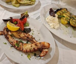 Ψαροταβέρνα Σίβηρη Χαλκιδικής, ταβέρνα Σίβηρη Χαλκιδικής, φρέσκα ψάρια Σίβηρη Χαλκιδικής, θαλασσινά Σίβηρη Χαλκιδικής, μαγειρευτά φαγητά Σίβηρη Χαλκιδικής, ζυμαρικά Σίβηρη Χαλκιδικής, Στο Κύμα 