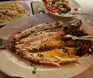 Ψαροταβέρνα Σίβηρη Χαλκιδικής, ταβέρνα Σίβηρη Χαλκιδικής, φρέσκα ψάρια Σίβηρη Χαλκιδικής, θαλασσινά Σίβηρη Χαλκιδικής, μαγειρευτά φαγητά Σίβηρη Χαλκιδικής, ζυμαρικά Σίβηρη Χαλκιδικής, Στο Κύμα 