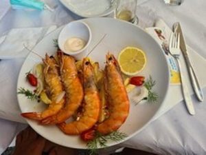 Ψαροταβέρνα Χαράκι Ρόδος, εστιατόριο Χαράκι Ρόδος, φρέσκα ψάρια Χαράκι Ρόδος, θαλασσινά Χαράκι Ρόδος, οστρακοειδή Χαράκι Ρόδος, ζυμαρικά Χαράκι Ρόδος, μαγειρευτά φαγητά Χαράκι Ρόδος, Costas & Elena