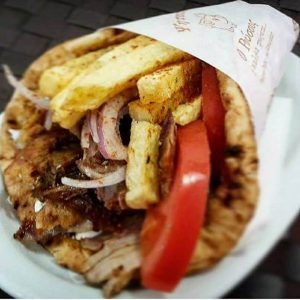 Ψητοπωλείο Παροικία Πάρος, σουβλατζίδικο Παροικία Πάρος, σουβλάκι Παροικία Πάρος, μερίδες κρεάτων Παροικία Πάρος, γύρος κοτόπουλο Παροικία Πάρος, καλαμάκια κοτόπουλο Παροικία Πάρος, Ρούσσος