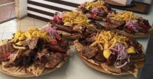 Ψητοπωλείο Γέρακας, σουβλατζίδικο Γέρακας, σουβλάκια Γέρακας, ποικιλία κρεατικών Γέρακας, ψητά κρέατα Γέρακας, μεζέδες Γέρακας, Το Μπριζολάδικο