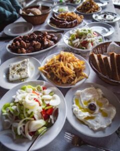 Ταβέρνα Γράμος Καστοριάς, ψησταριά Γράμος Καστοριάς, ψητά κρέατα Γράμος Καστοριάς, κρέατα στη σούβλα Γράμος Καστοριάς, χειροποίητες πίτες Γράμος Καστοριάς, μαγειρευτά φαγητά Γράμος Καστοριάς, ζυμαρικά Γράμος Καστοριάς, Sourlas