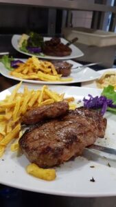 Ταβέρνα Παλαιός Άγιος Αθανάσιος, εστιατόριο Παλαιός Άγιος Αθανάσιος, ψητά κρέατα Παλαιός Άγιος Αθανάσιος, χειροποίητες πίτες Παλαιός Άγιος Αθανάσιος, μαγειρευτά φαγητά Παλαιός Άγιος Αθανάσιος, ζυμαρικά Παλαιός Άγιος Αθανάσιος, Καταφύγιο