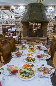 Ταβέρνα Παλαιός Άγιος Αθανάσιος, εστιατόριο Παλαιός Άγιος Αθανάσιος, ψητά κρέατα Παλαιός Άγιος Αθανάσιος, χειροποίητες πίτες Παλαιός Άγιος Αθανάσιος, μαγειρευτά φαγητά Παλαιός Άγιος Αθανάσιος, ζυμαρικά Παλαιός Άγιος Αθανάσιος, Καταφύγιο