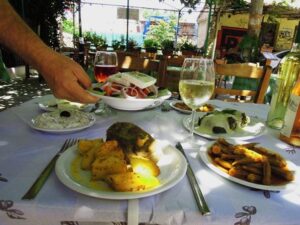 Ταβέρνα Πλάκα Αθήνα, εστιατόριο Πλάκα Αθήνα, μαγειρευτά φαγητά Πλάκα Αθήνα, ψητά κρέατα Πλάκα Αθήνα, ζυμαρικά Πλάκα Αθήνα, φρέσκα ψάρια Πλάκα Αθήνα, παραδοσιακά φαγητά Πλάκα Αθήνα, Ο Πλάτανος