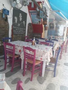 Ταβέρνα Τήνος, ψαροταβέρνα Τήνος, ουζερί Τήνος, φρέσκα ψάρια Τήνος, θαλασσινά Τήνος, ζυμαρικά Τήνος, ψαρομεζέδες Τήνος, μαγειρευτά φαγητά Τήνος, Μιχάλης 