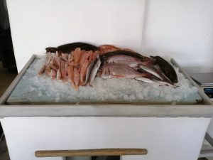 Ταβέρνα Παράγκα Μύκονος, εστιατόριο Παράγκα Μύκονος, φρέσκα ψάρια Παράγκα Μύκονος, θαλασσινά Παράγκα Μύκονος, μαγειρευτά φαγητά Παράγκα Μύκονος, οστρακοειδή Παράγκα Μύκονος, γαριδομακαρονάδα Παράγκα Μύκονος, Τάσος 