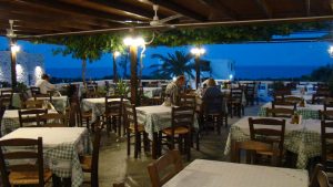 Ταβέρνα Ξερόκαμπος Λασιθίου, εστιατόριο Ξερόκαμπος, φρέσκα ψάρια Ξερόκαμπος, θαλασσινά Ξερόκαμπος, μαγειρευτά φαγητά Ξερόκαμπος, ψητά κρέατα Ξερόκαμπος, Κώστας