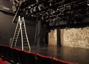 Θέατρο Κάτω Πετράλωνα, θεατρικές παραστάσεις Κάτω Πετράλωνα, παιδικά πάρτι Κάτω Πετράλωνα, σεμινάρια θέατρου Κάτω Πετράλωνα, κωμωδίες Κάτω Πετράλωνα, δραματική παράσταση Κάτω Πετράλωνα, τραγωδία παράσταση Κάτω Πετράλωνα, Αλκμήνη 