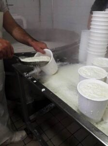 Τυροκομικά προϊόντα Βρύσες Χανίων, γαλακτοκομικά προϊόντα Βρύσες Χανίων, τυροκομείο Βρύσες Χανίων. Γραβιέρα Κρήτης Βρύσες Χανίων, κεφαλοτύρι Βρύσες Χανίων, στάκα Βρύσες Χανίων, πηχτόγαλο Βρύσες Χανίων, πρόβειο γιαούρτι Βρύσες Χανίων, Καρκάνης 