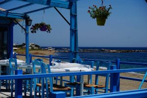 Τσιπουράδικο Σκύρος Μώλος, ουζερί Σκύρος Μώλος, ταβέρνα Σκύρος Μώλος, φαγητό Σκύρος Μώλος, θαλασσινά Σκύρος Μώλος. Μεζεδοπωλείο Σκύρος Μώλος, Οι Ιστορίες του Μπάρμπα