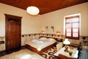 Ξενώνας Δημητσάνα Αρκαδίας, ξενοδοχείο Δημητσάνα Αρκαδίας, ενοικιαζόμενα διαμερίσματα Δημητσάνα Αρκαδίας, ενοικιαζόμενο δωμάτιο Δημητσάνα Αρκαδίας, κατάλυμα Δημητσάνα Αρκαδίας, διαμονή Δημητσάνα Αρκαδίας, Καζάκου 