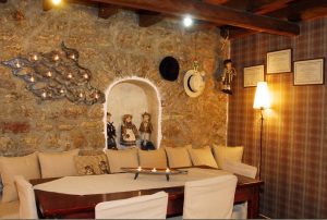 Ξενώνας Δημητσάνα Αρκαδίας, ξενοδοχείο Δημητσάνα Αρκαδίας, ενοικιαζόμενα διαμερίσματα Δημητσάνα Αρκαδίας, ενοικιαζόμενο δωμάτιο Δημητσάνα Αρκαδίας, κατάλυμα Δημητσάνα Αρκαδίας, διαμονή Δημητσάνα Αρκαδίας, Καζάκου 