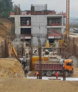 Χωματουργικές εργασίες Βεργίνα, εκσκαφές Βεργίνα, εκβραχισμοί Βεργίνα, διανοίξεις δρόμων Βεργίνα, κατεδαφίσεις Βεργίνα, επιχωματώσεις Βεργίνα, αποκομιδή μπαζών Βεργίνα, Μανωλόπουλος