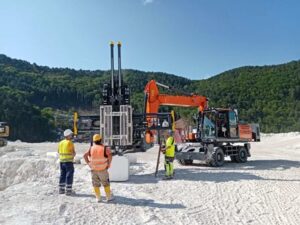 Χωματουργικές εργασίες Περαία, εκσκαφές Περαία, εκβραχισμοί Περαία, διανοίξεις δρόμων Περαία, κατεδαφίσεις Περαία, ανατινάξεις λατομικών χώρων Περαία, Dbs 