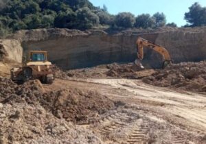 Χωματουργικές εργασίες Περιστέρι, εκσκαφές Περιστέρι, εκβραχισμοί Περιστέρι, διανοίξεις δρόμων Περιστέρι, κατεδαφίσεις Περιστέρι, μεταφορά αδρανών υλικών Περιστέρι, σπαστήρες πέτρας Περιστέρι, Καράμπελας 