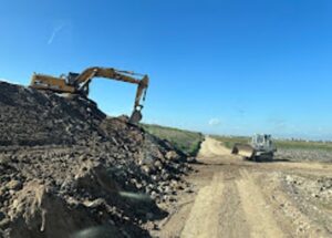 Χωματουργικές εργασίες Πυργετός Λάρισας, εκσκαφές Πυργετός Λάρισας, εκβραχισμοί Πυργετός Λάρισας, διανοίξεις δρόμων Πυργετός Λάρισας, εξόρυξη φυσικής άμμου Πυργετός Λάρισας, επεξεργασία αδρανών υλικών Πυργετός Λάρισας, Πετρωτός