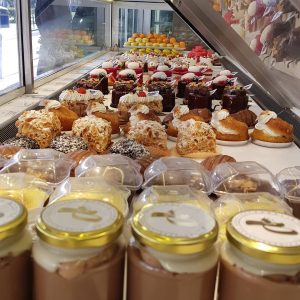 Ζαχαροπλαστείο Κατερίνη, γλυκά Κατερίνη, σιροπιαστά γλυκά Κατερίνη, τσουρέκια Κατερίνη, παγωτά Κατερίνη, τούρτες Κατερίνη, catering Κατερίνη, Padelis