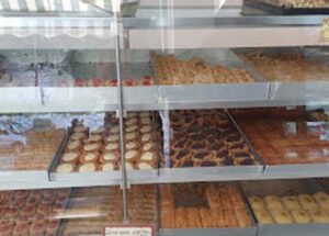 Ζαχαροπλαστείο Καρλόβασι Σάμος, γλυκά Καρλόβασι Σάμος, σιροπιαστά γλυκά Καρλόβασι Σάμος, γλυκά ταψιού Καρλόβασι Σάμος, παγωτά Καρλόβασι Σάμος, πάστες Καρλόβασι Σάμος, τούρτες Καρλόβασι Σάμος, σοκολατοειδή Καρλόβασι Σάμος, Κυψέλη 