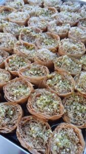 Ζαχαροπλαστείο Κορυδαλλός, γλυκά Κορυδαλλός, σιροπιαστά γλυκά Κορυδαλλός, τούρτες Κορυδαλλός, γαμήλιες τούρτες Κορυδαλλός, πάστες Κορυδαλλός, παγωτά Κορυδαλλός, σοκολατένια αυγά Κορυδαλλός, Μελιτούττα 