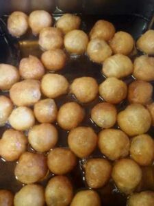 Ζαχαροπλαστείο Χίος, λουκουμάδες Χίος, σφολιάτες Χίος, μπουγάτσες Χίος, καφές Χίος, Λουκουμάδες Μαναράς